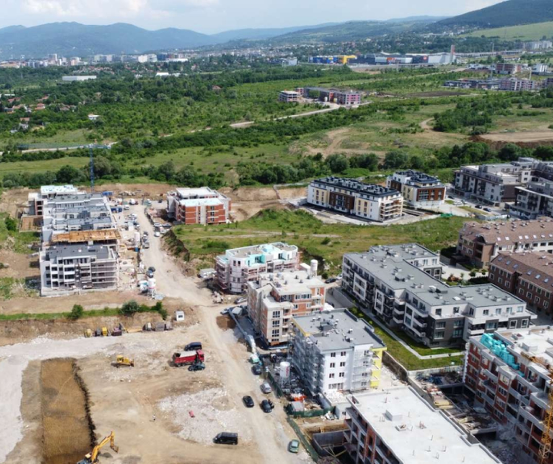 Заслужава ли си покупката на имот на етап строеж?