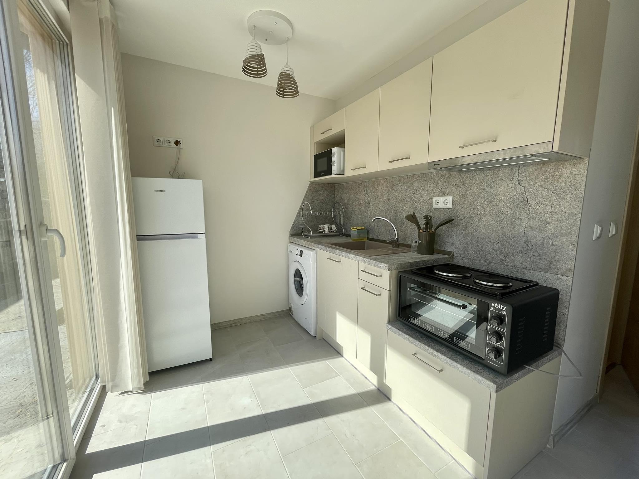 Двуетажна къща, под наем, м-т Ален мак