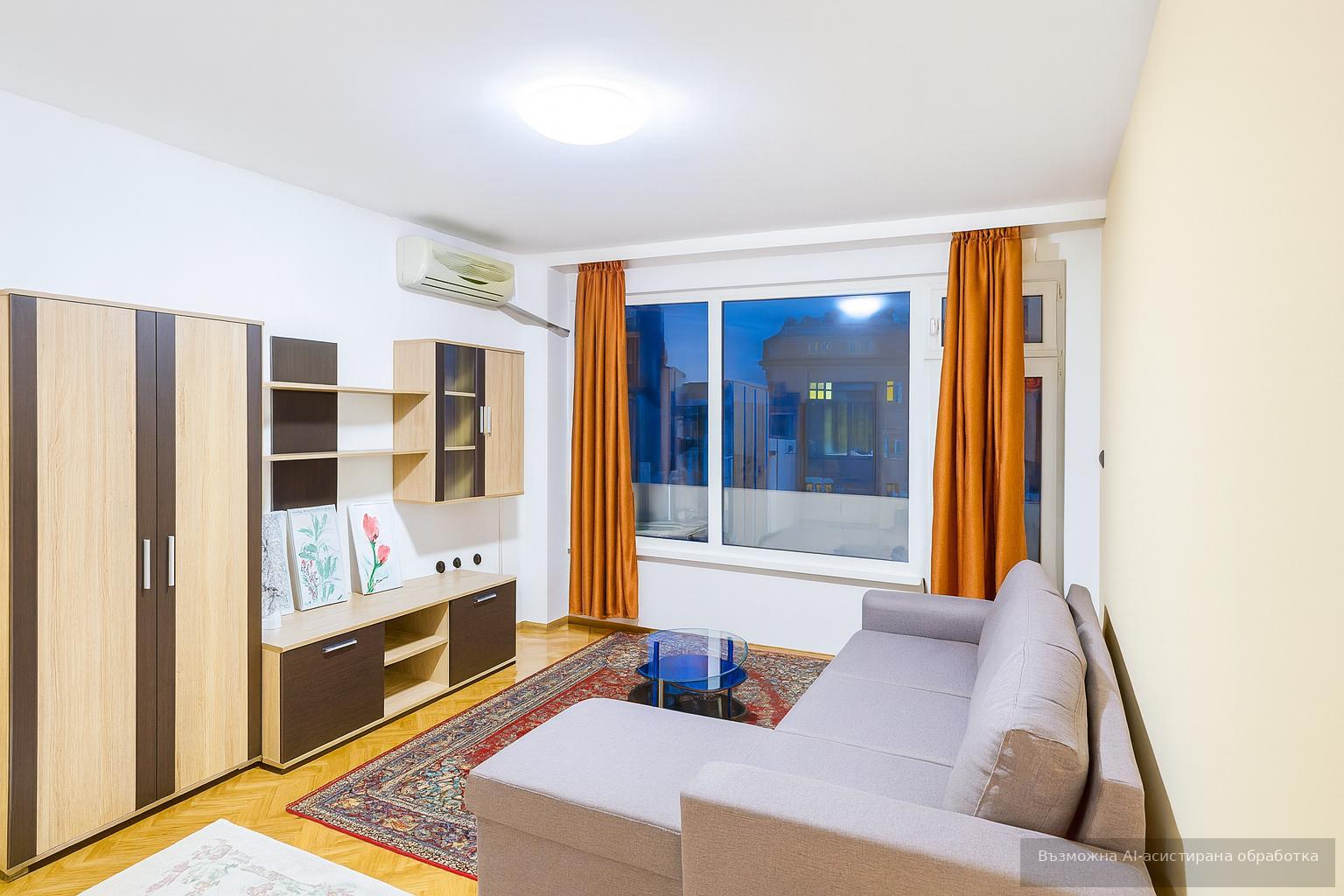 Двустаен апартамент под наем в Център