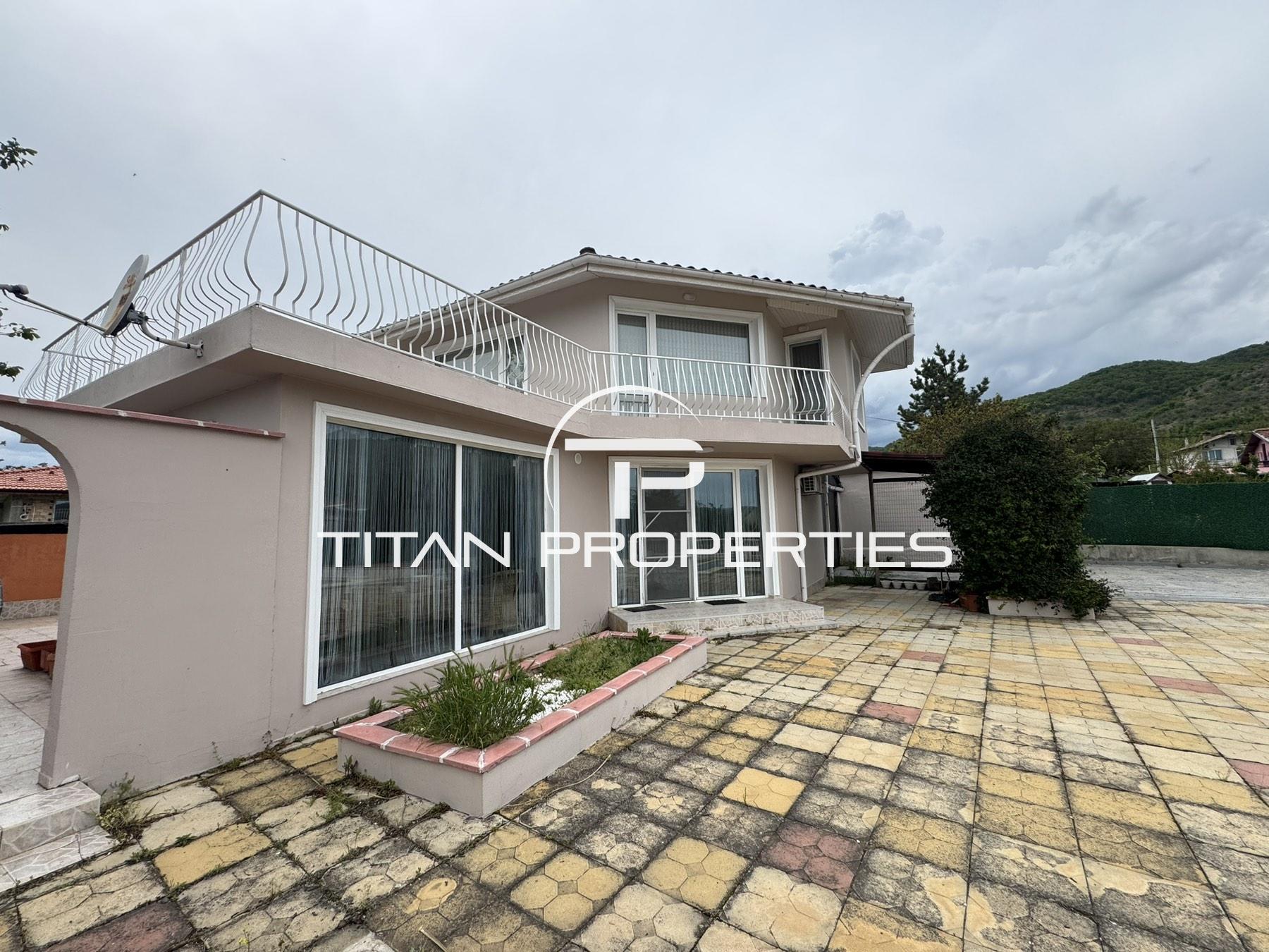 Двуетажна Къща в с. Горица, о. Поморие