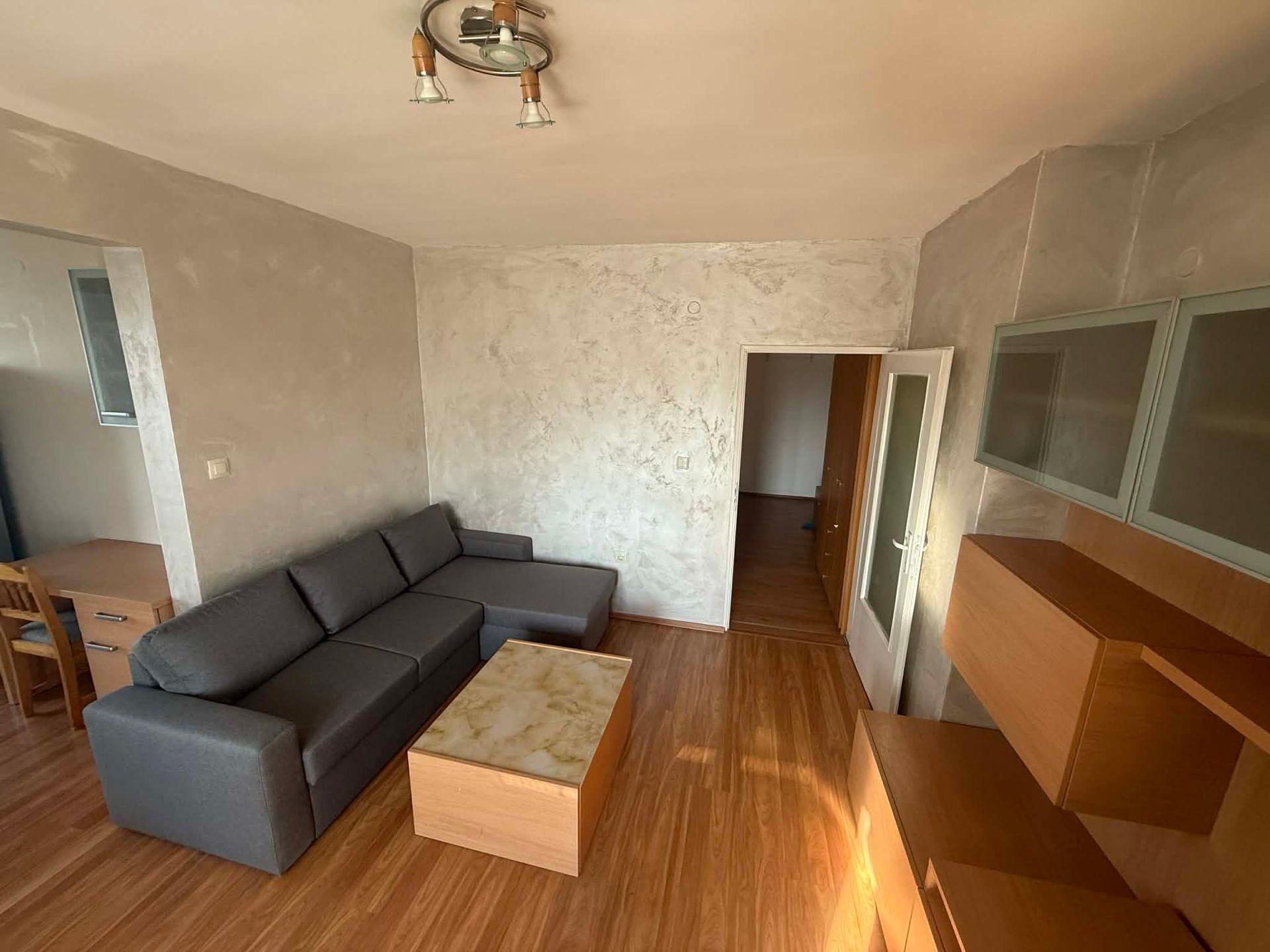 Тристаен, под наем, жк. Света Троица