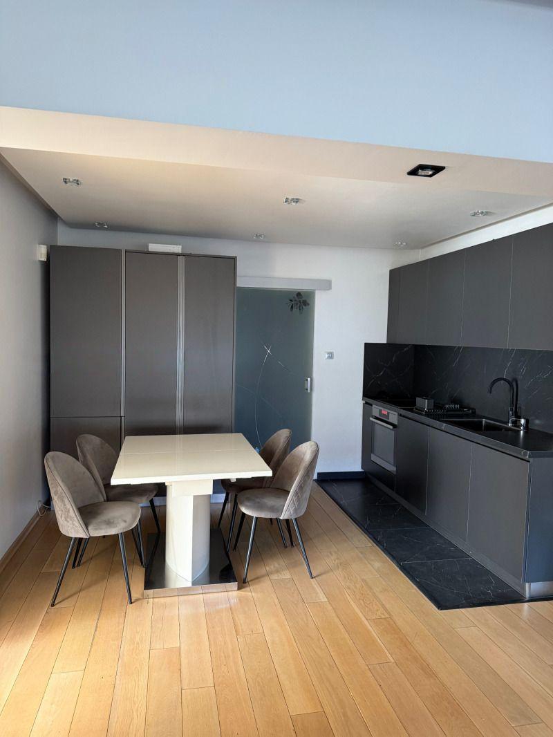 Тристаен, под наем, жк. Левски