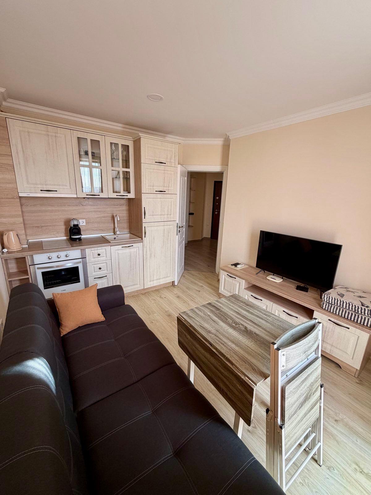 Двустаен, под наем, кв. Сарафово