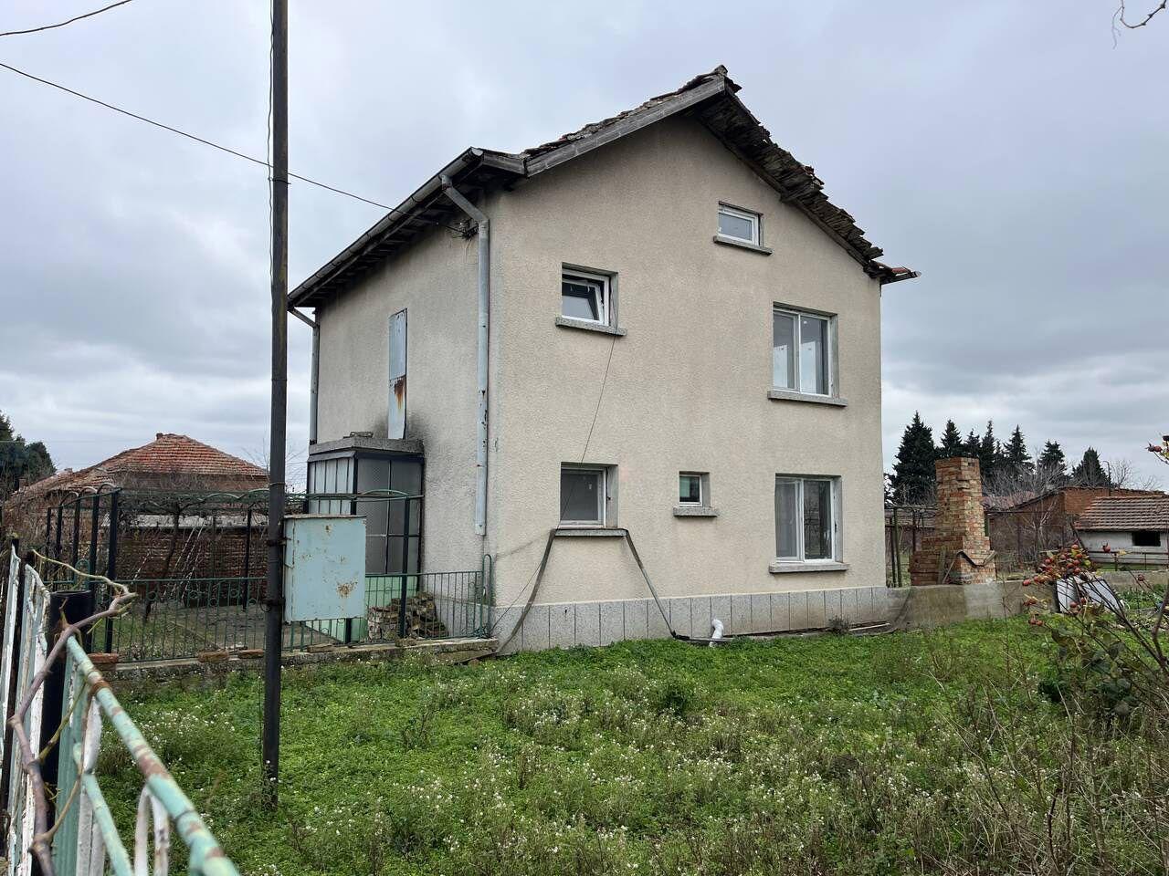 Ексклузивна оферта! Ключ в офиса! Къща в гр. Камено