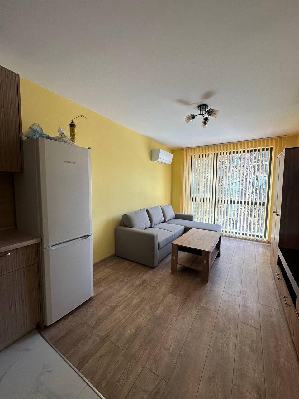 Двустаен, под наем, Зона Б-18