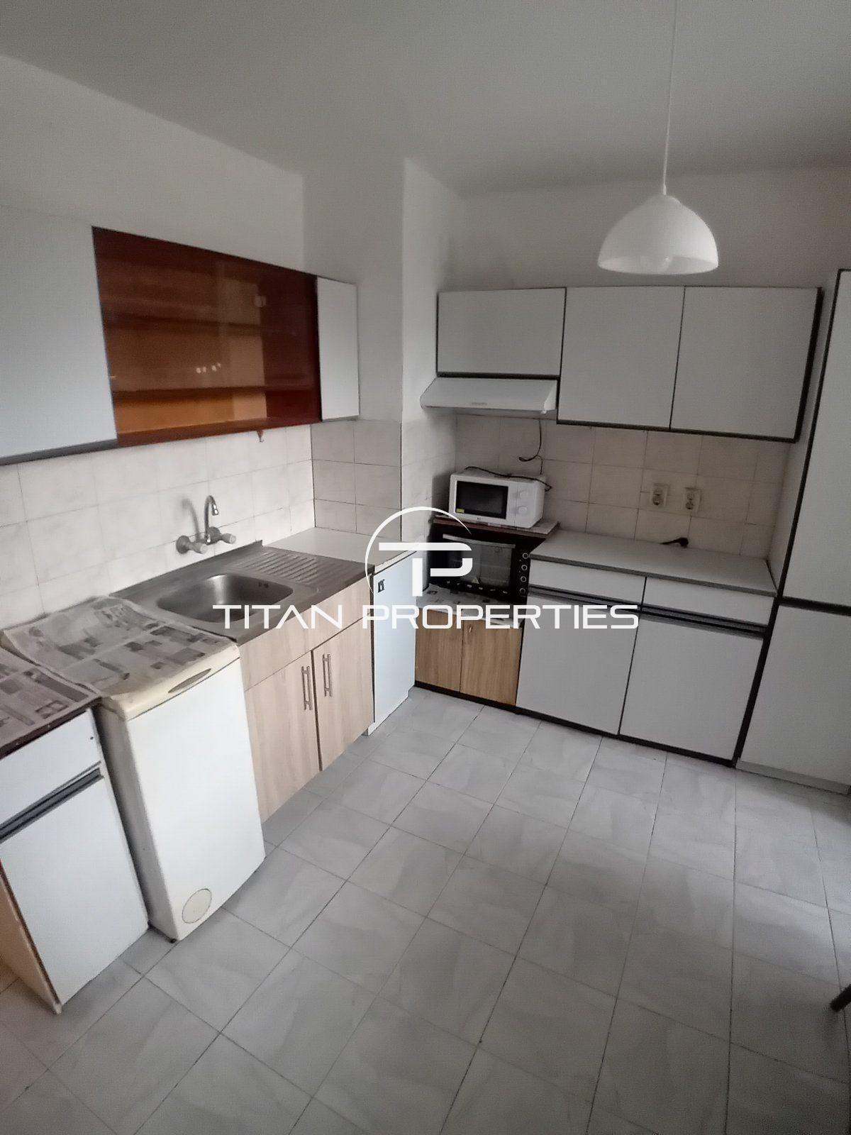 Тристаен апартамент в ж.к Меден Рудник зона А