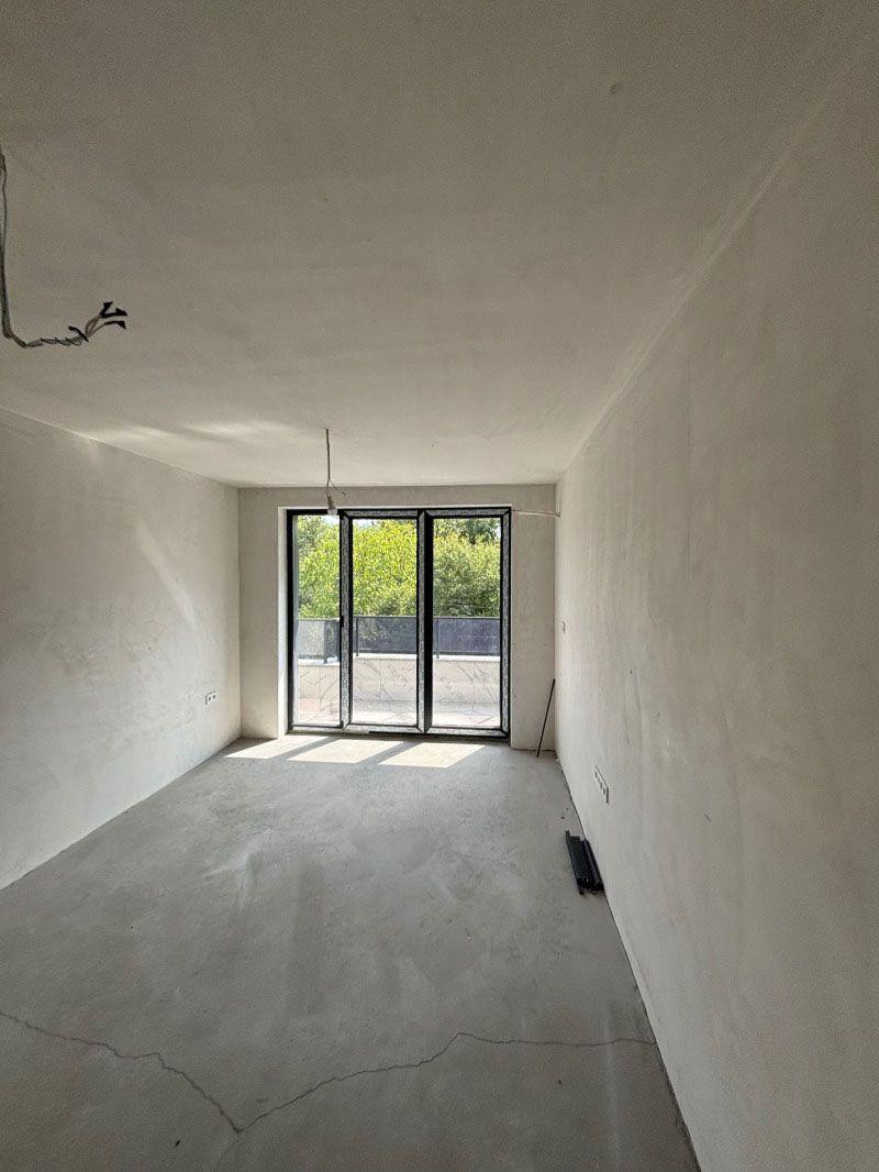 Тристаен за продажба в кв. Триъгълника