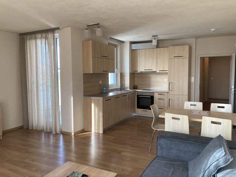 Тристаен, под наем, жк. Обеля