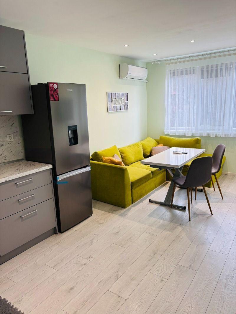 Тристаен, под наем, жк. Слатина