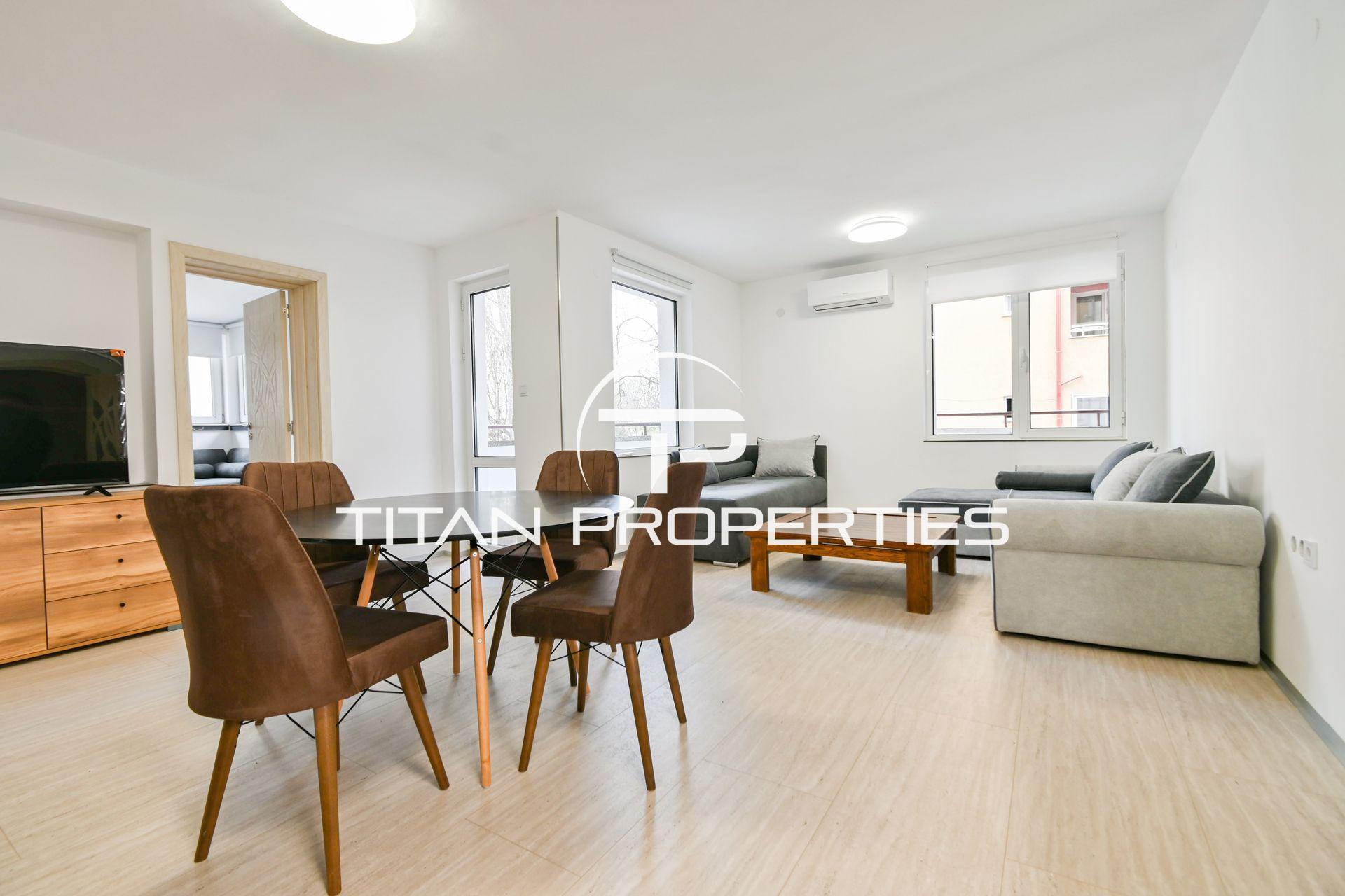 Тристаен, под наем, Център