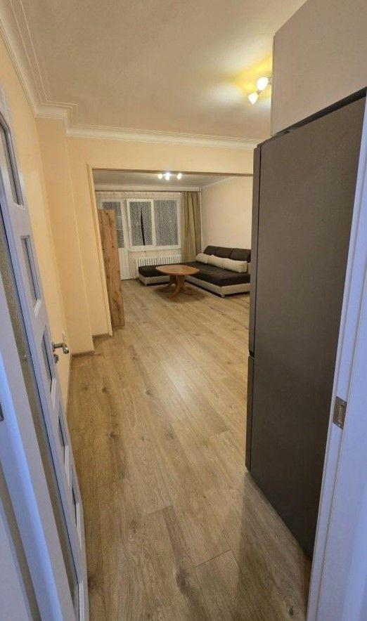 Тристаен, под наем, Център