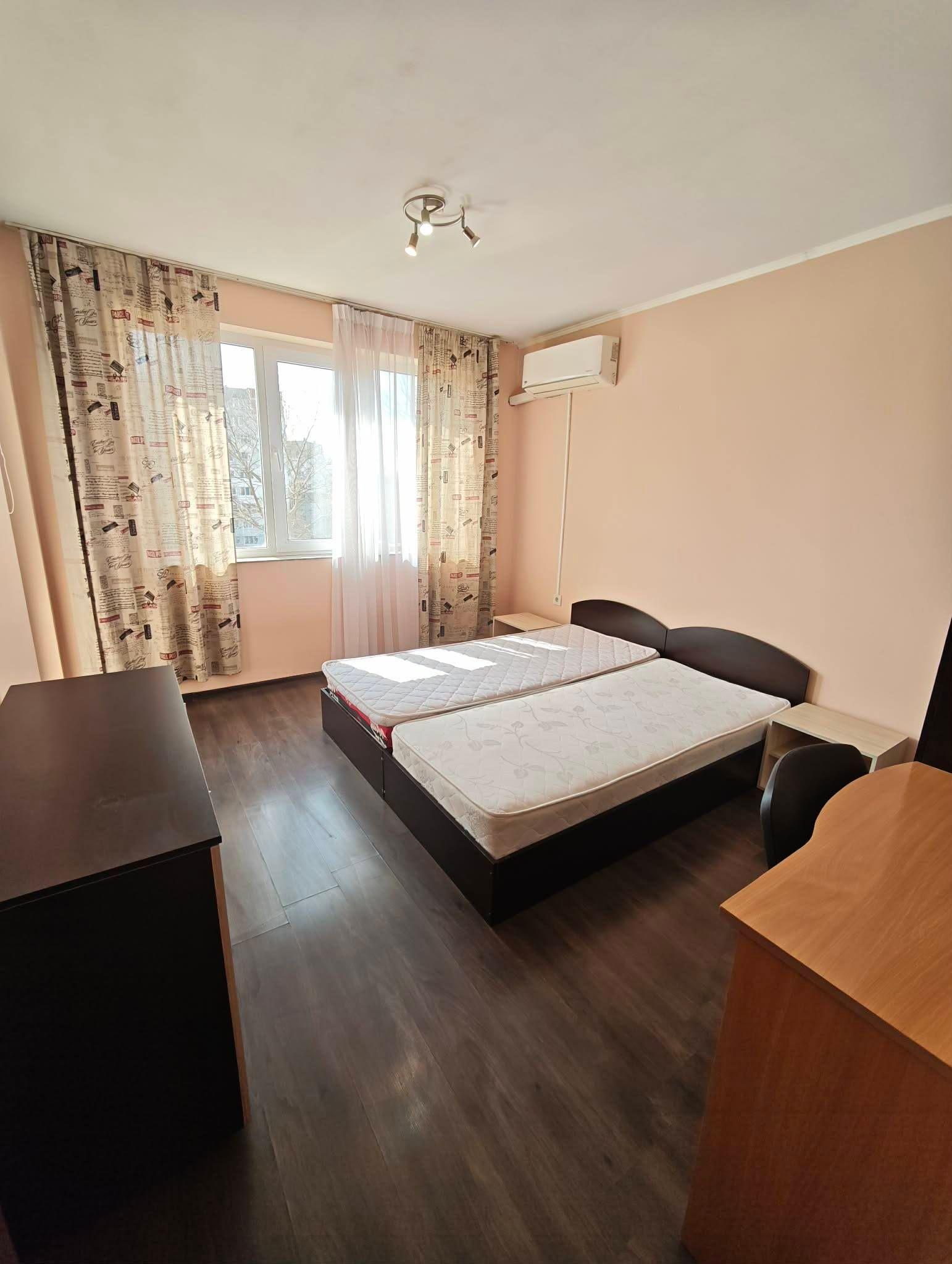 Тристаен апартамент, под наем, кв. Левски 