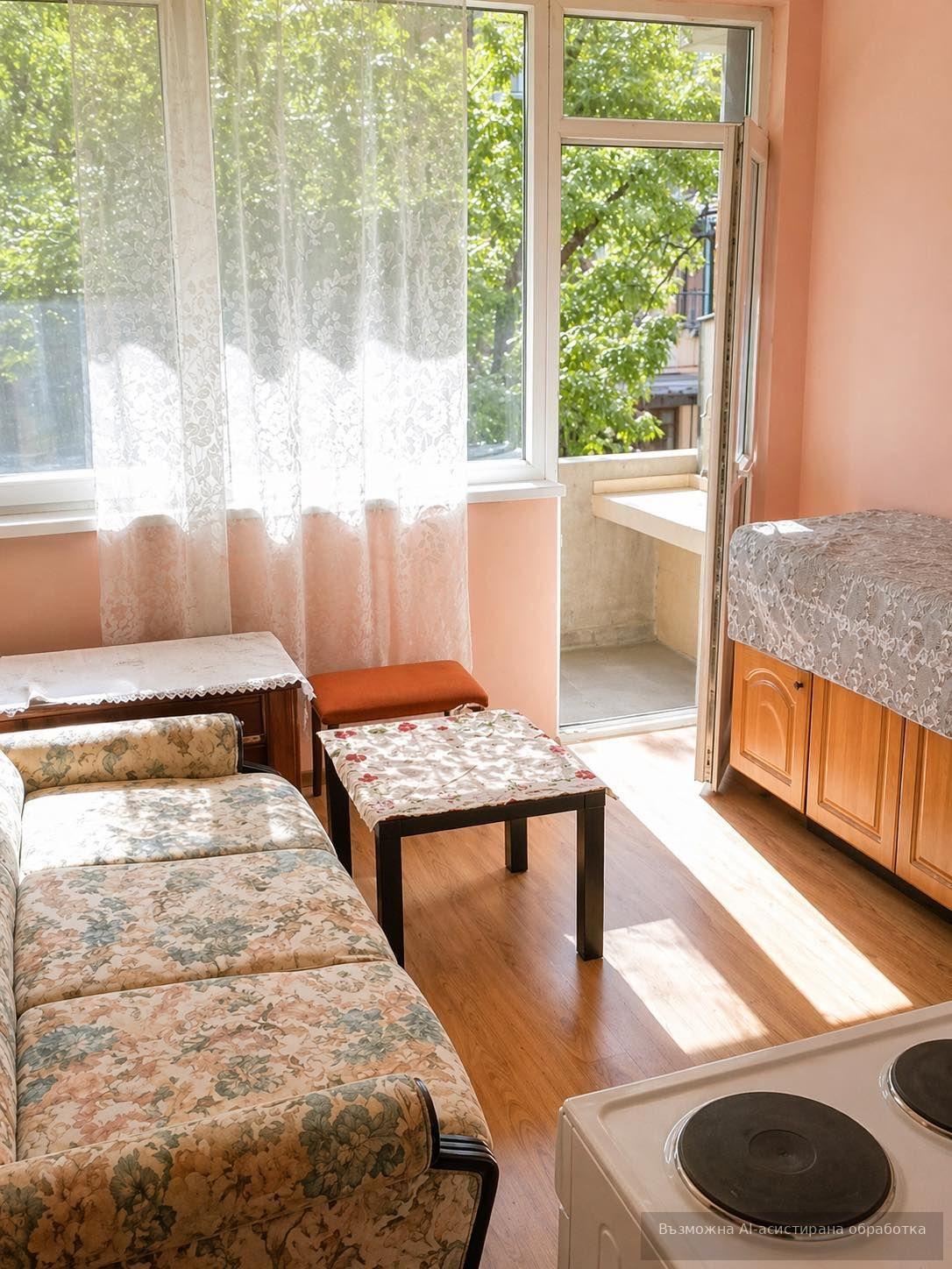 Едностаен, под наем, Център