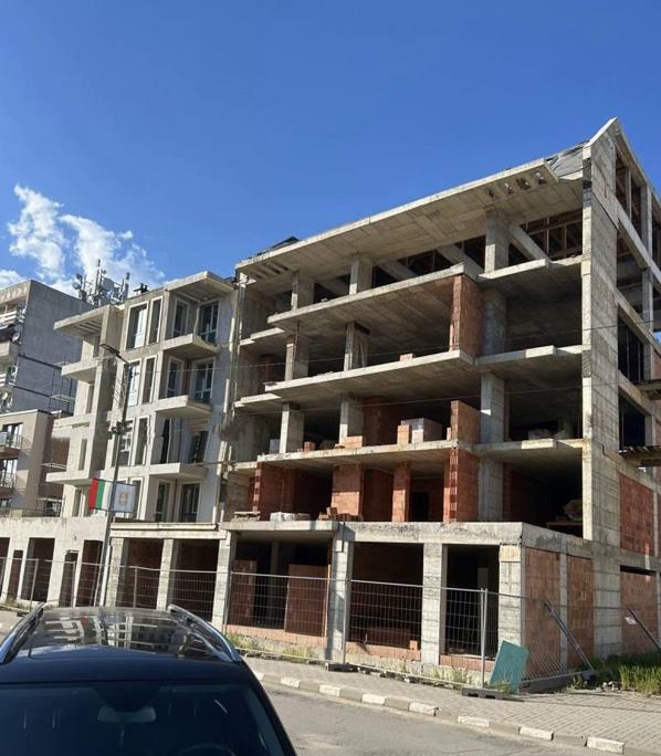 За продажба в София тристаен Извън София ID 2110213